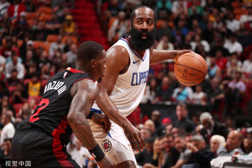 雄鹿队正面 雄鹿队正面