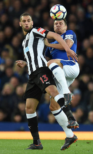 括更紧密的 括更紧密的